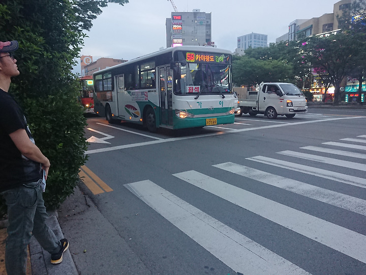 김해-창원 간 시내버스 입석금지 문제 해결해야