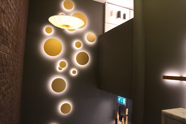 욕실 샤워 공간 조명 설치 매입등 시공으로 밝게 하다